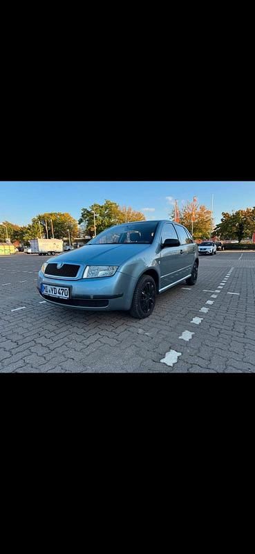 Blau Gebraucht 2002 Skoda Fabia Limousine | 1.999 € - Bild 1/4