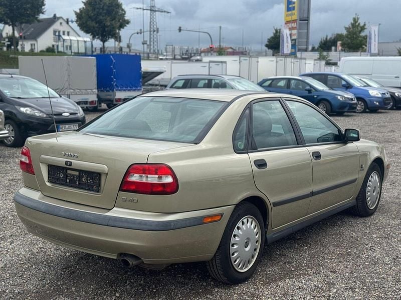 Gebraucht Volvo S40 122 PS (89 kW) 2000 Gold Limousine