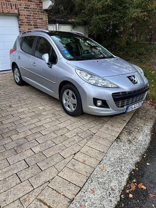 Gebraucht Peugeot 207 Premium 95 PS (69 kW) 2010 Kombi