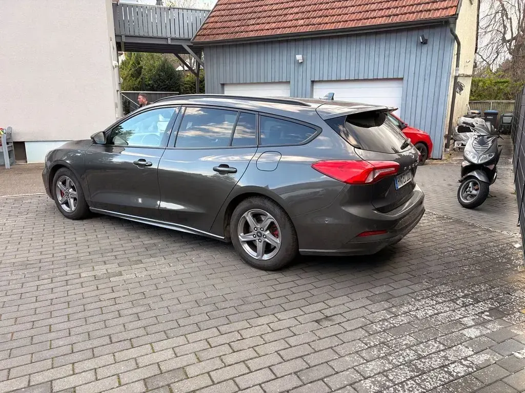 Gebraucht Ford Focus ST-Line 182 PS (133 kW) 2019 Grau Limousine