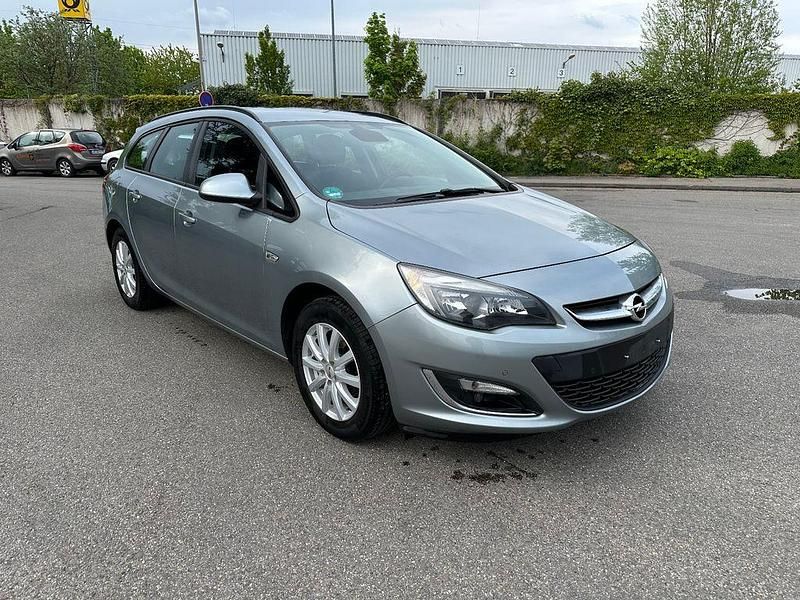 Grau Gebraucht 2014 Opel Astra Sport Kombi | 5.799 € (Guter Preis) - Bild 1/4