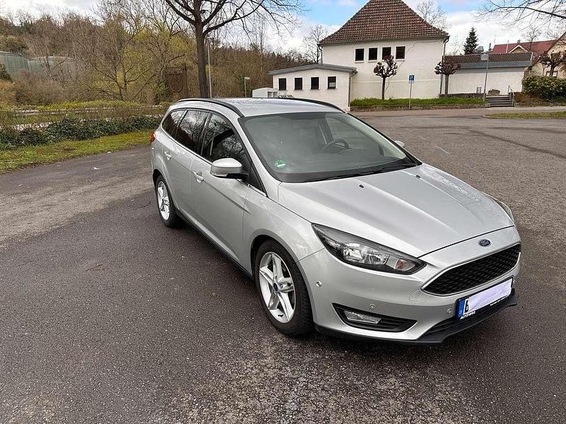 Gebraucht Ford Focus Cool & Connect 125 PS (91 kW) 2017 Silber Kombi