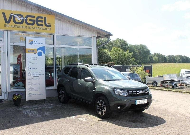 Staubgrau Gebraucht 2024 Dacia Duster Journey SUV | 19.999 € (Guter Preis) - Bild 1/4