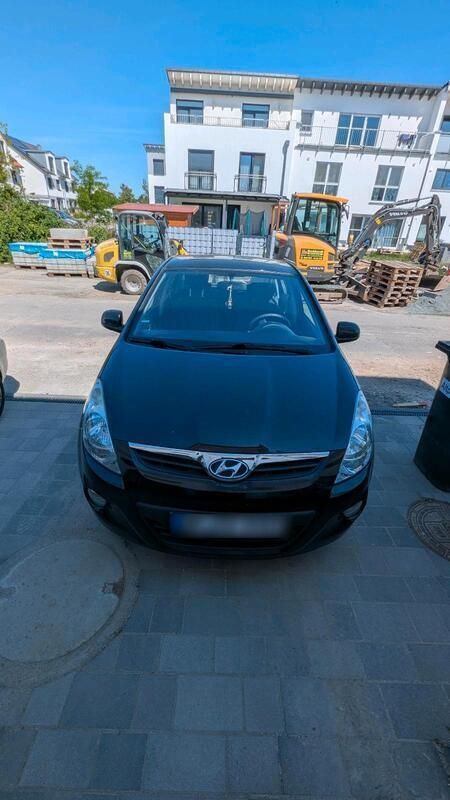 Schwarz Gebraucht 2010 Hyundai i20 Classic Kleinwagen | 2.500 € (Fairer Preis) - Bild 1/4