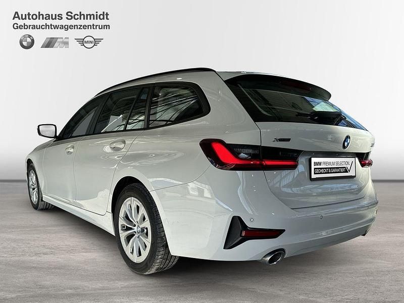 Gebraucht BMW 320 Advantage 190 PS (139 kW) 2022 Alpinweiß uni Kombi