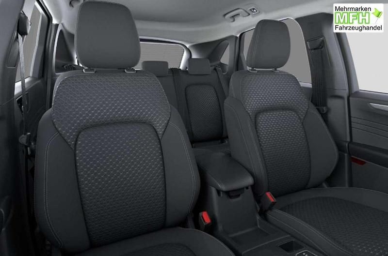 Neu Ford Kuga Titanium 186 PS (136 kW) 2025 Frozen white SUV