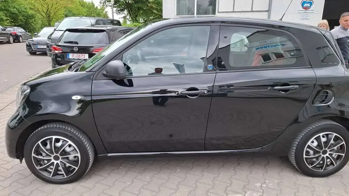 Gebraucht Smart ForFour Electric Drive 60 kW (82 PS) 2022 Schwarz Limousine