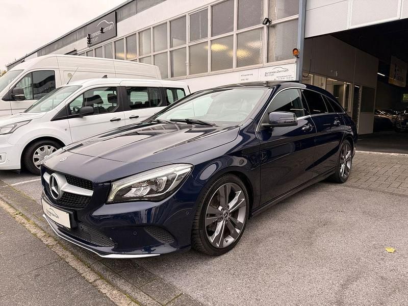 Gebraucht Mercedes CLA220 177 PS (130 kW) 2017 Blau Limousine