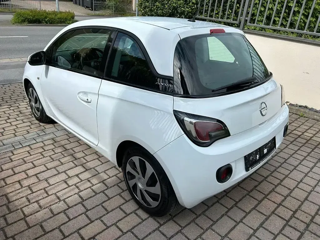Używany Opel Adam Basis 69 KM (50 kW) 2014 Biały Hatchback