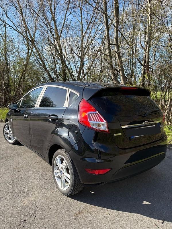Gebraucht Ford Fiesta Titanium 101 PS (74 kW) 2016 Schwarz Kleinwagen