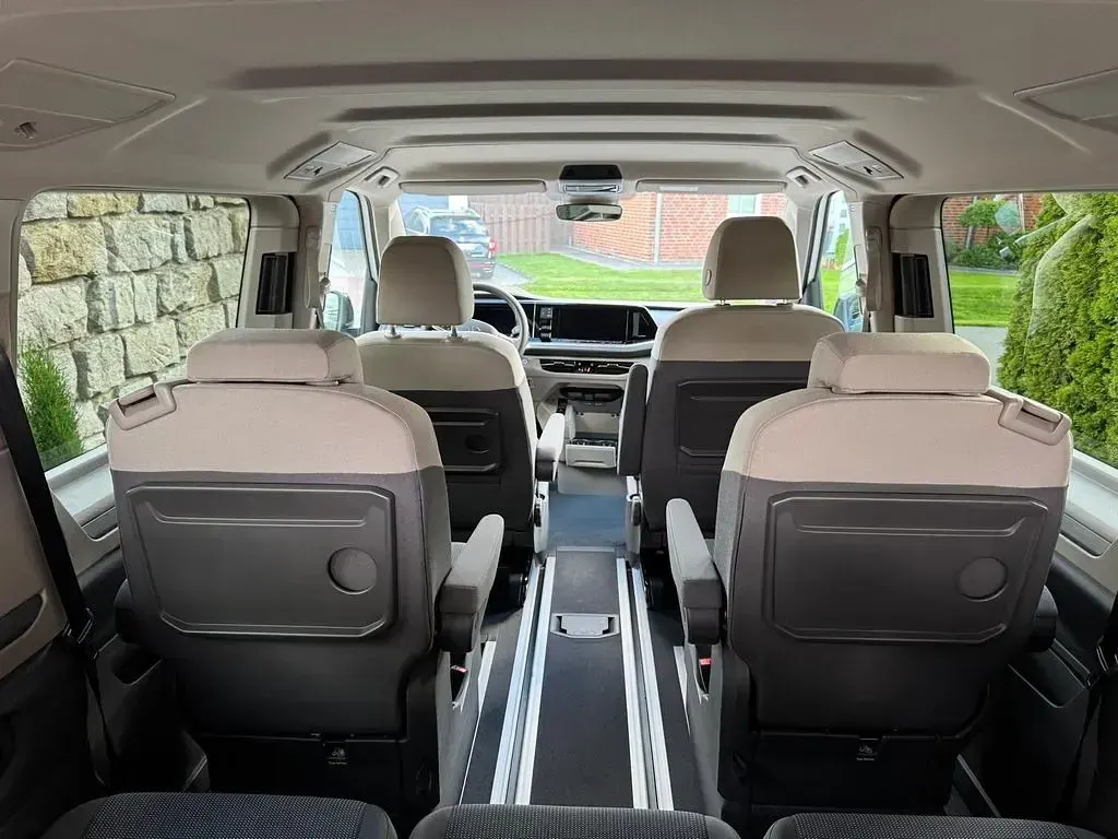 Gebraucht VW Multivan Edition 150 PS (110 kW) 2025 Weiß Van / Kleinbus