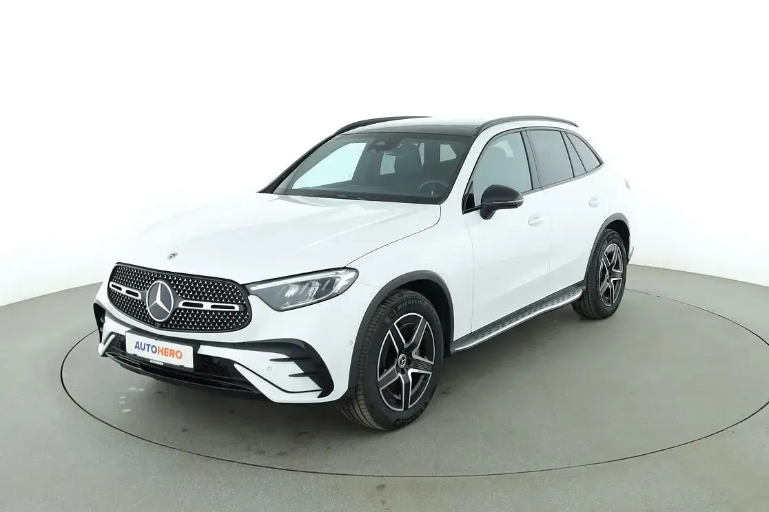 Gebraucht Mercedes GLC300 AMG line 269 PS (197 kW) 2024 SUV