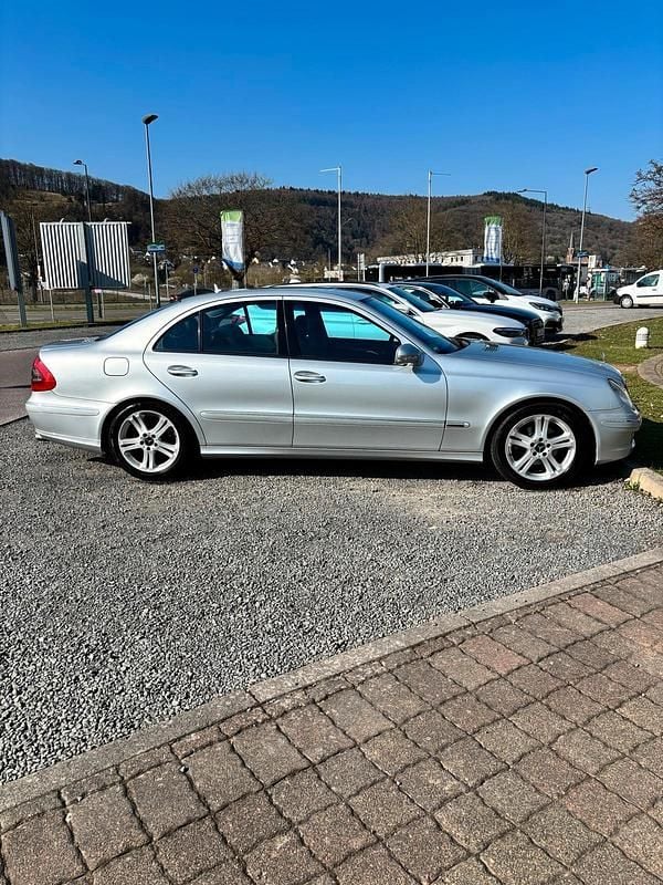 Gebraucht Mercedes E280 Avantgarde 190 PS (139 kW) 2008 Silber Limousine