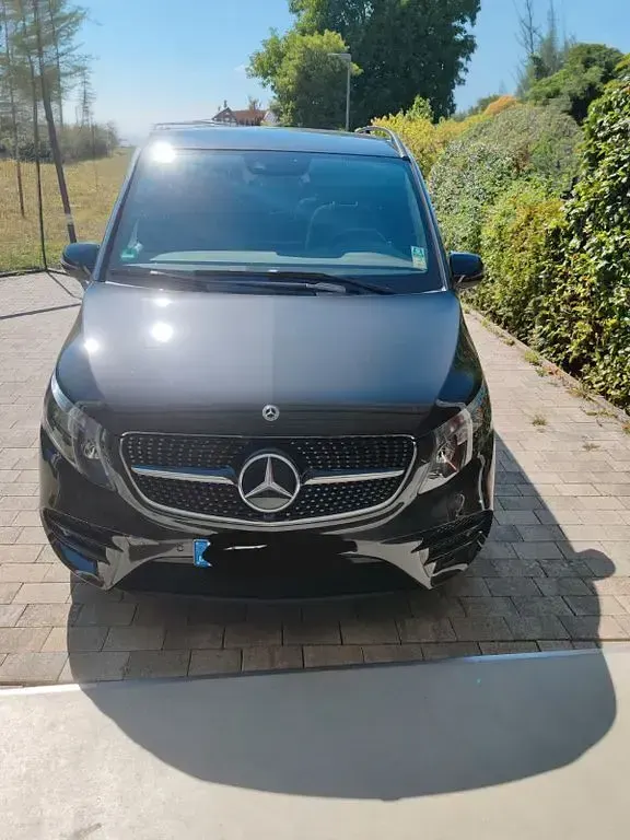 Gebraucht Mercedes V300 237 PS (174 kW) 2023 Grau Van / Kleinbus