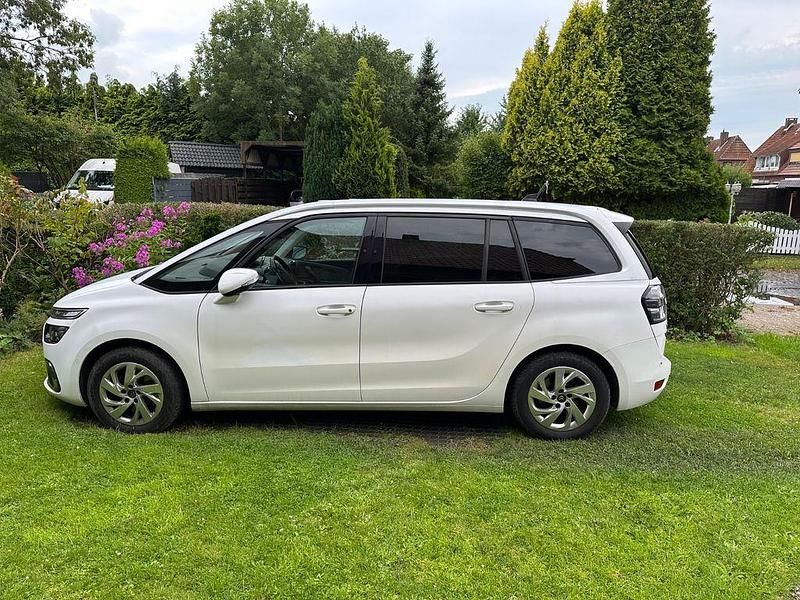 Weiß Gebraucht 2018 Citroën Grand C4 Picasso Van / Kleinbus | 16.000 € (Fairer Preis) - Bild 1/4