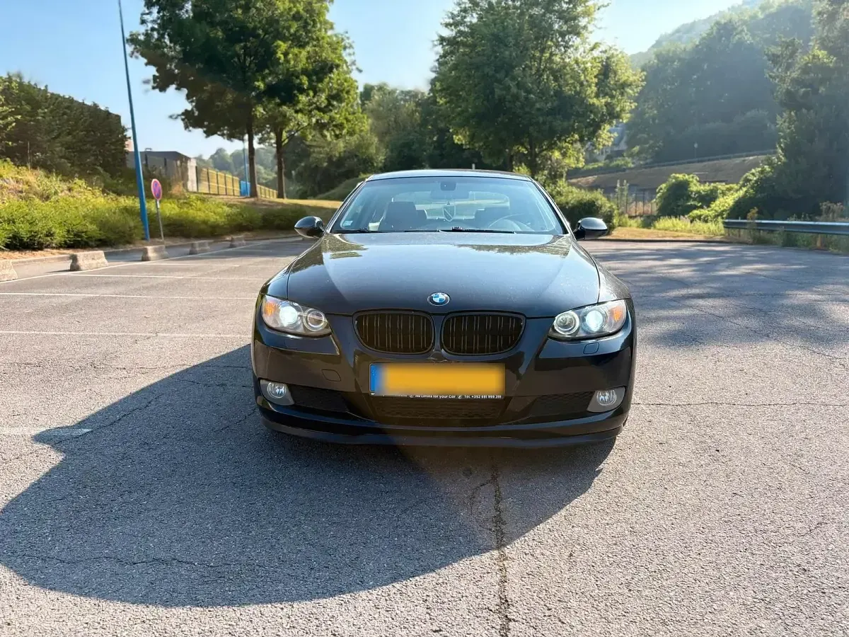 Gebraucht BMW 330 250 PS (183 kW) 2008 Schwarz Coupé