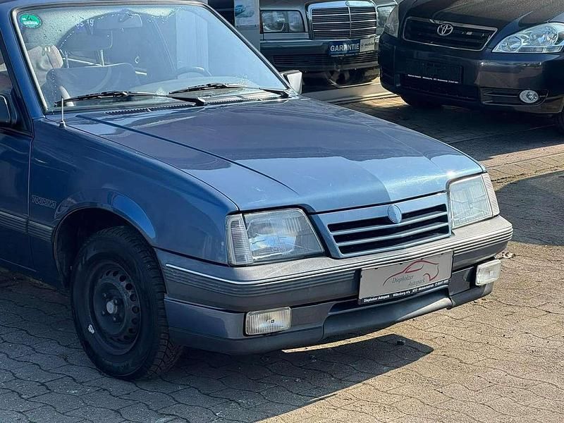Gebraucht Opel Ascona 75 PS (55 kW) 1988 Blaumetallic Limousine