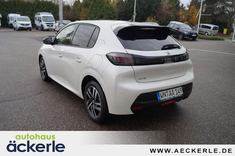 Gebraucht Peugeot 208 Allure 101 PS (74 kW) 2022 Weiß Kleinwagen