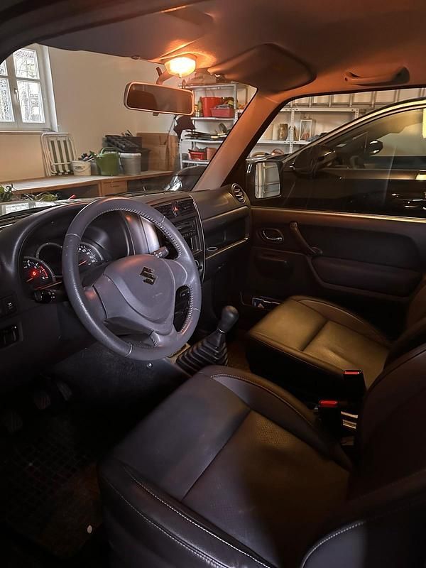 Gebraucht Suzuki Jimny 84 PS (61 kW) 2016 Schwarz SUV