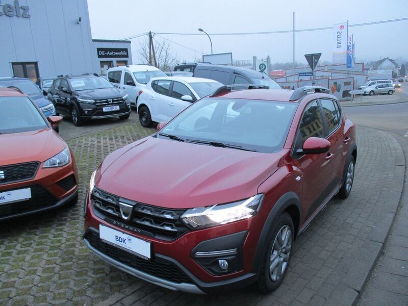 Rot Gebraucht 2022 Dacia Sandero Comfort Kleinwagen | 17.490 € (Fairer Preis) - Bild 1/4