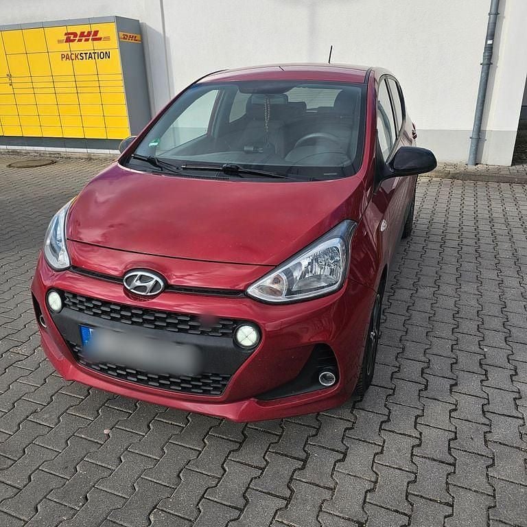 Rot Gebraucht 2018 Hyundai i10 Passion Kleinwagen | 7.850 € (Guter Preis) - Bild 1/4