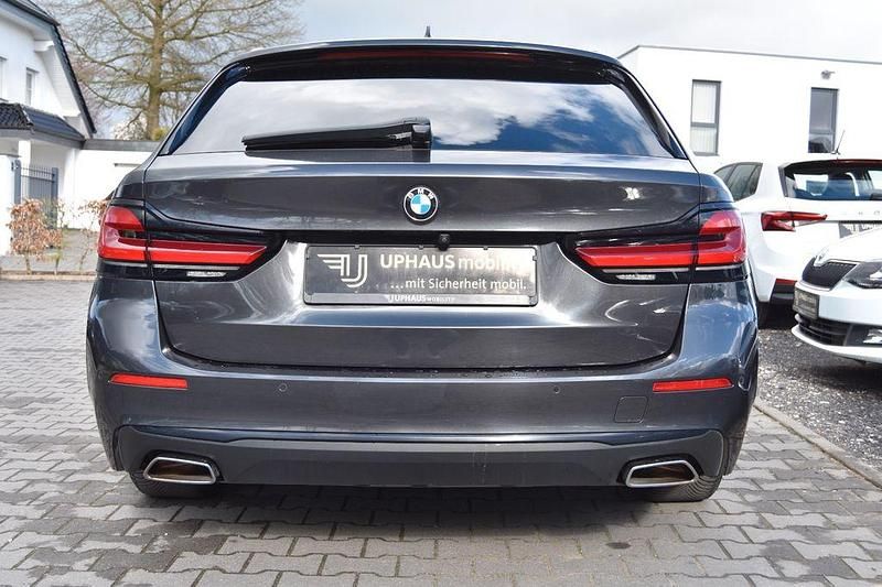 Gebraucht BMW 520 190 PS (139 kW) 2022 Grau Kombi