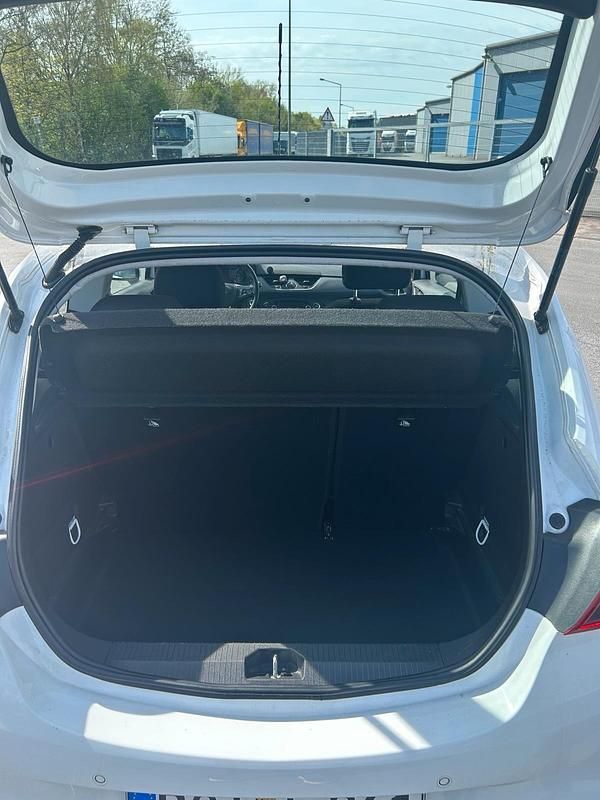 Gebraucht Opel Corsa 69 PS (50 kW) 2015 Weiß Kleinwagen