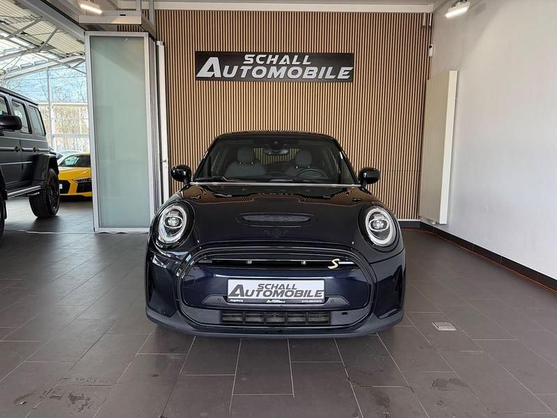 Gebraucht Mini Cooper SE Classic 135 kW (184 PS) 2023 Schwarz Kleinwagen