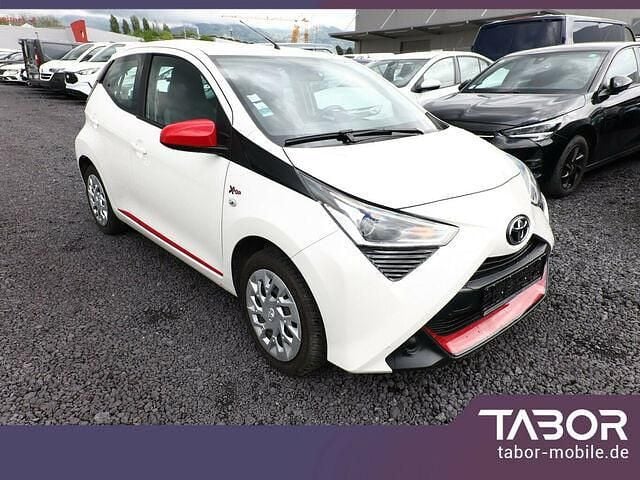 Gebraucht Toyota Aygo X-play 72 PS (52 kW) 2020 Weiß Kleinwagen