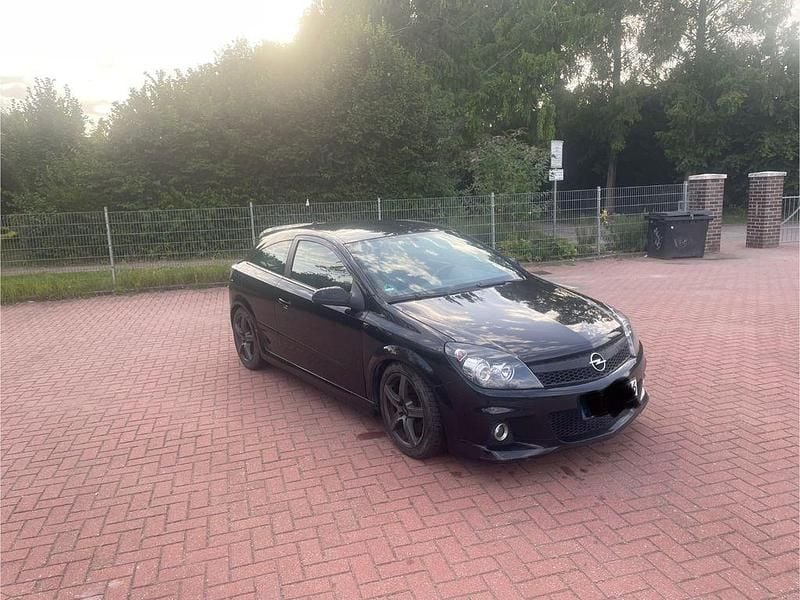 Schwarz Gebraucht 2006 Opel Astra GTC OPC Limousine | 5.000 € (Guter Preis) - Bild 1/4
