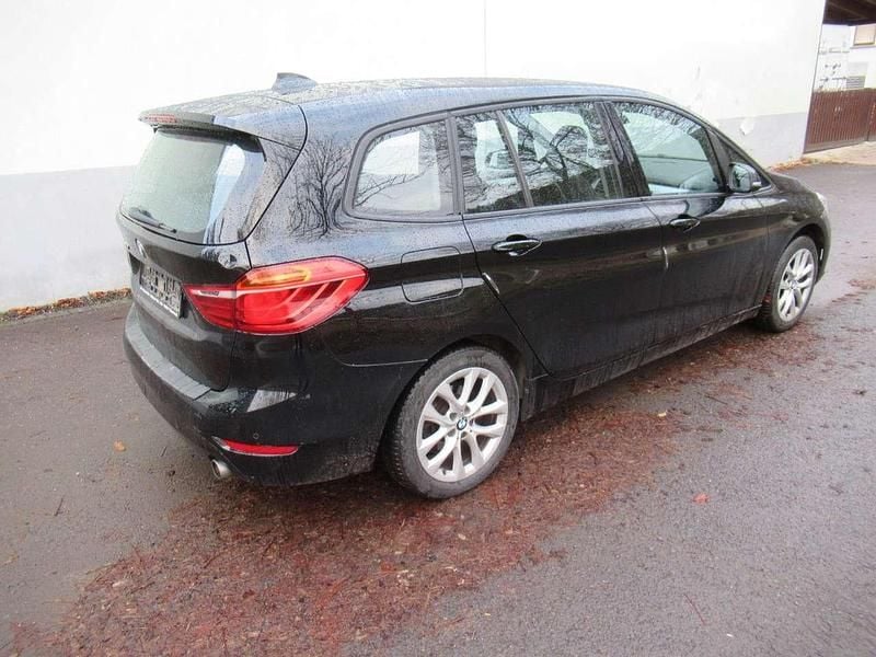 Gebraucht BMW 220 190 PS (139 kW) 2015 Diamantschwarz Van / Kleinbus