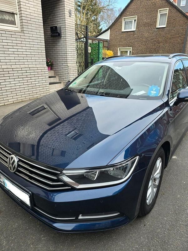 Gebraucht VW Passat 150 PS (110 kW) 2015 Blau Kombi