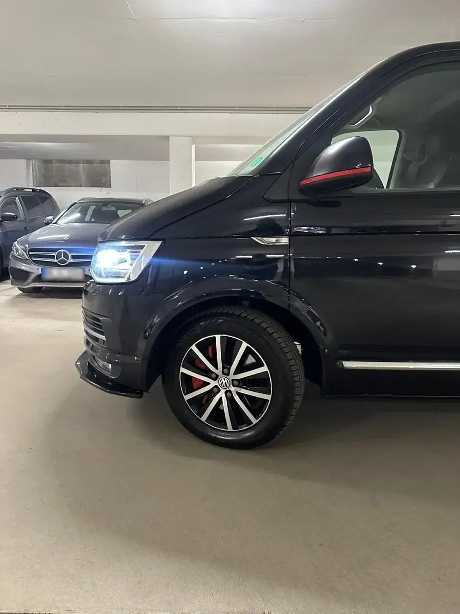 Gebraucht VW Multivan Highline 204 PS (150 kW) 2017 Schwarz Van / Kleinbus