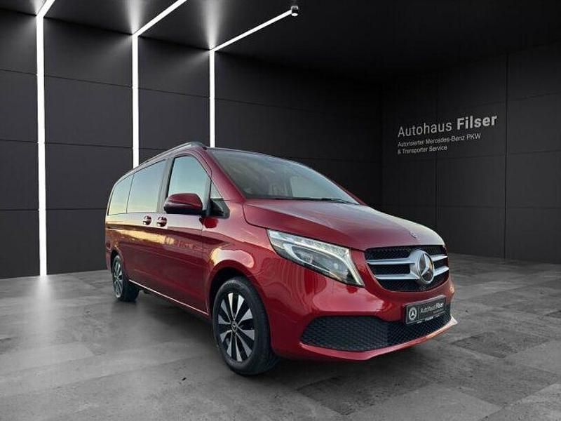 Gebraucht Mercedes V300 237 PS (174 kW) 2021 Rot Van / Kleinbus