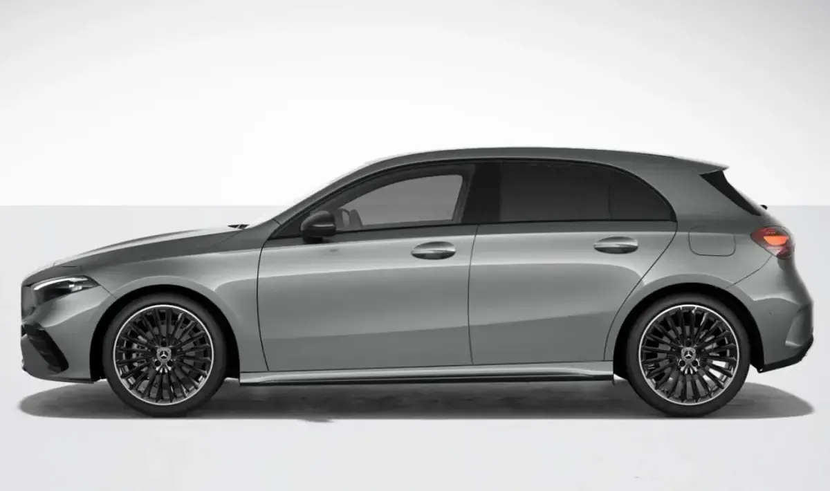 Neu Mercedes A200 AMG line 163 PS (119 kW) 2026 Mountaingrau metallic Limousine