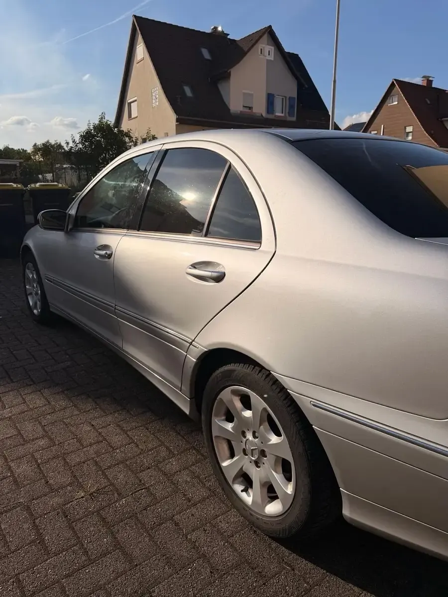 Gebraucht Mercedes C200 163 PS (119 kW) 2004 Silber Limousine