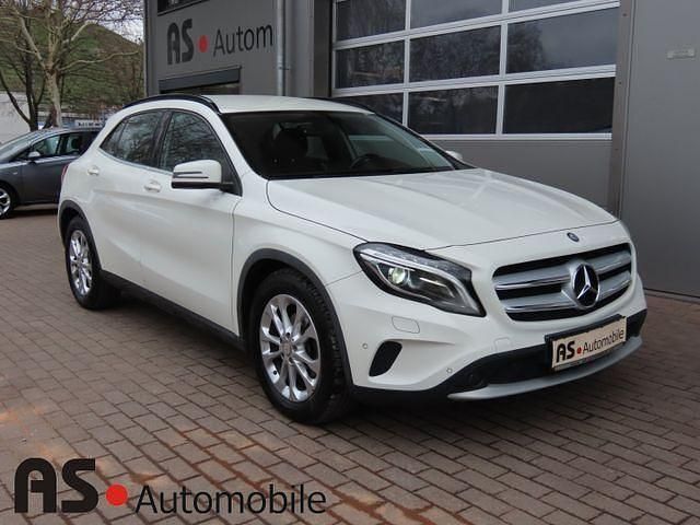 Calcitweiss unilack Gebraucht 2015 Mercedes GLA200 SUV | 17.590 € (Fairer Preis) - Bild 1/4