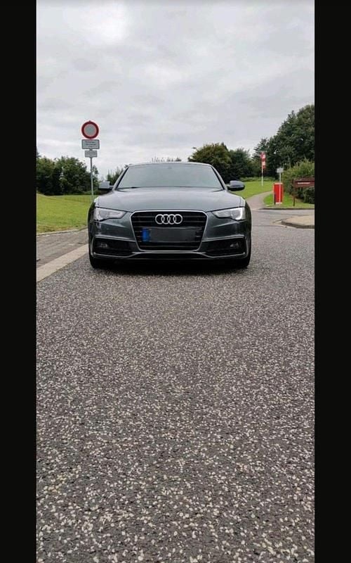 Grau Gebraucht 2014 Audi A5 Sportback S-Line Kleinwagen | 13.000 € (Guter Preis) - Bild 1/4