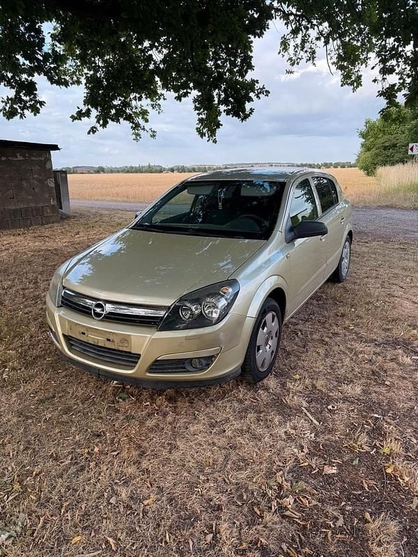 Silber Gebraucht 2004 Opel Astra Edition Kombi | 880 € (Guter Preis) - Bild 1/4