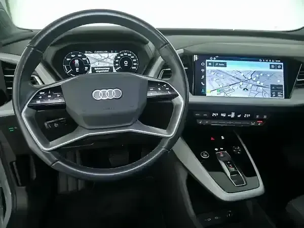 Gebraucht Audi e-tron Advanced 219 kW (299 PS) 2023 Kieselgrau SUV