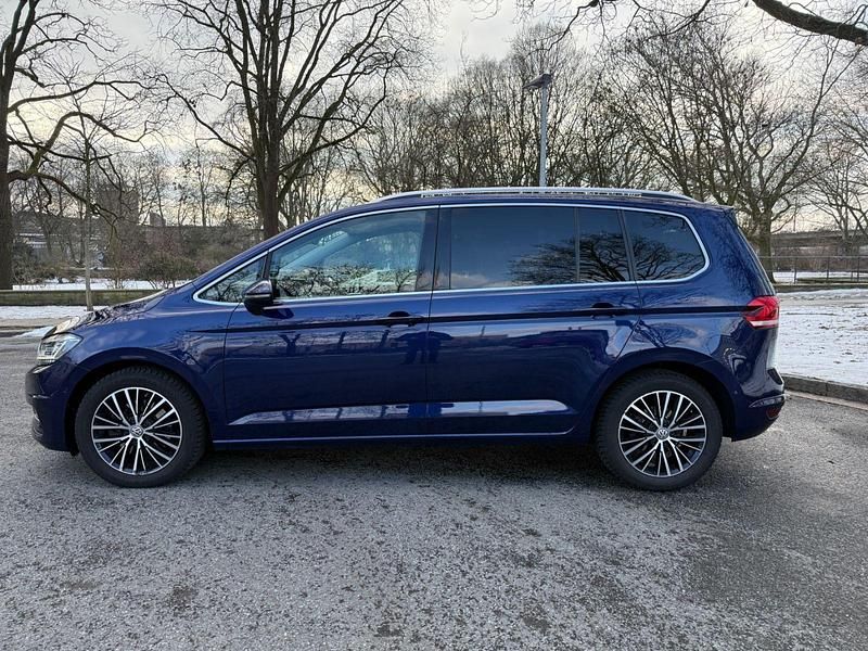 Gebraucht VW Touran Highline 150 PS (110 kW) 2018 Blau Van / Kleinbus