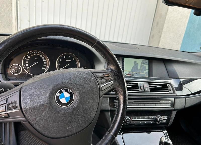 Gebraucht BMW 523 204 PS (150 kW) 2010 Blau Limousine