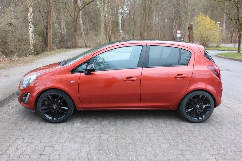 Gebraucht Opel Corsa Color Edition 69 PS (50 kW) 2013 Orange Kleinwagen