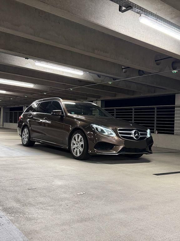 Braun Gebraucht 2014 Mercedes E250 Avantgarde Kombi | 12.000 € (Fairer Preis) - Bild 1/4