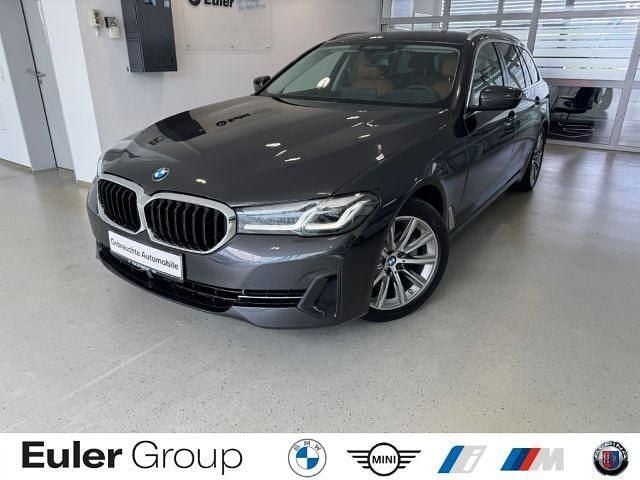 Grau Gebraucht 2022 BMW 520 Kombi | 30.777 € (Superpreis) - Bild 1/4