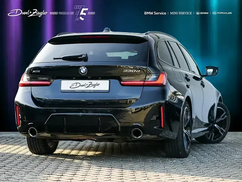 Gebraucht BMW 330 M Sport 286 PS (210 kW) 2025 Saphirschwarzmetallic Kombi