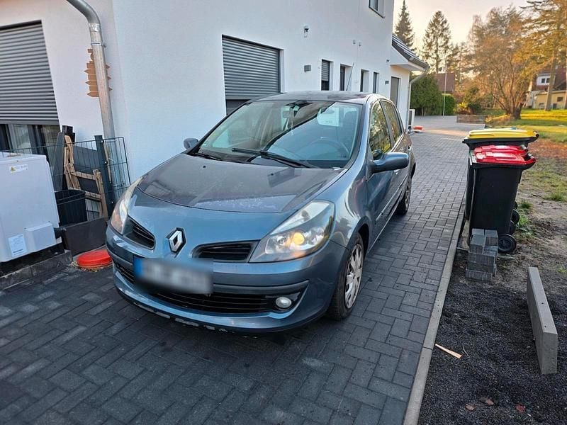 Grau Gebraucht 2006 Renault Clio III Kleinwagen | 799 € (Guter Preis) - Bild 1/4