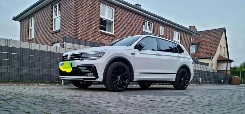 Weiß Gebraucht 2020 VW Tiguan Allspace R-line SUV | 25.400 € (Superpreis) - Bild 1/4