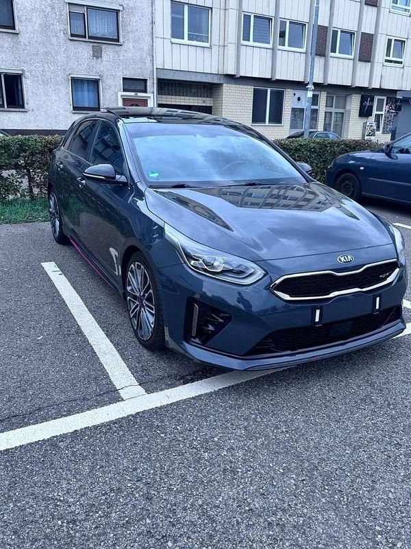 Grau Gebraucht 2019 Kia Ceed GT Limousine | 14.000 € (Guter Preis) - Bild 1/4