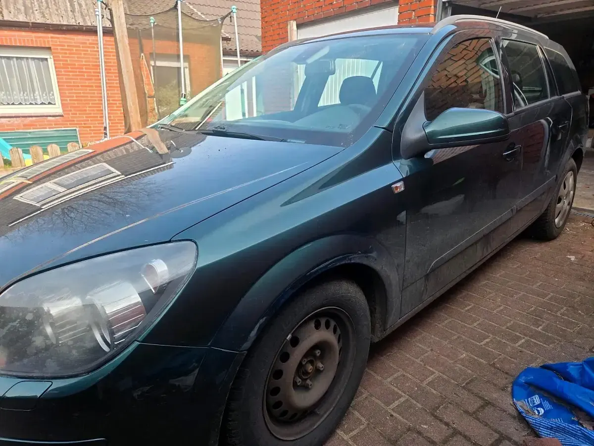 Używany Opel Astra 90 KM (66 kW) 2005 Zielony Kombi